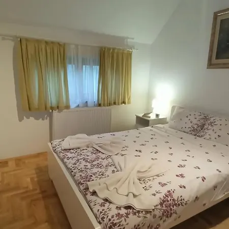 Apartment 1000